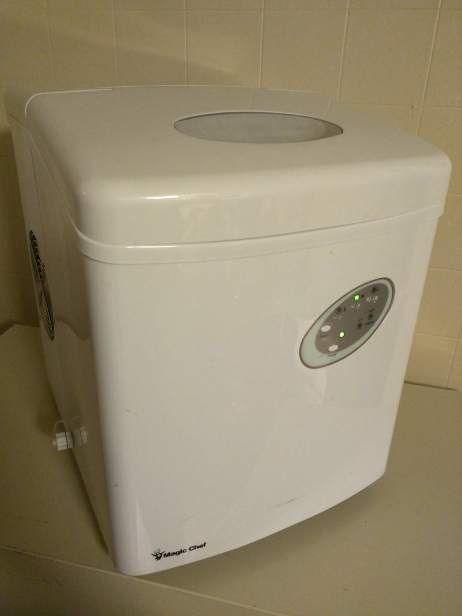 Magic Chef MCIM30TW Portable Ice Maker