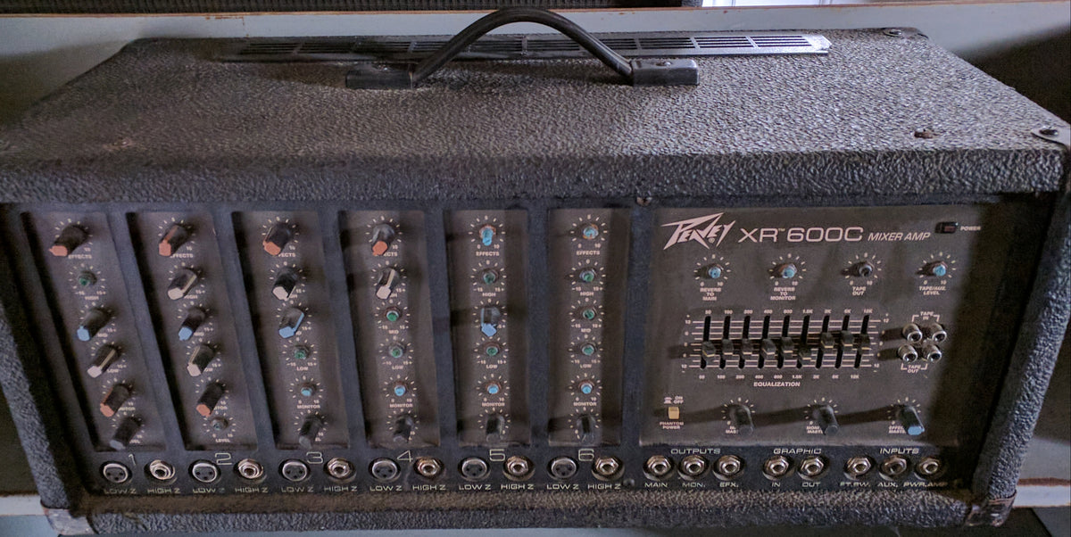 Peavey XR 600C 6 Channel 300 Watt Powered Mixer Amp 6 Channel