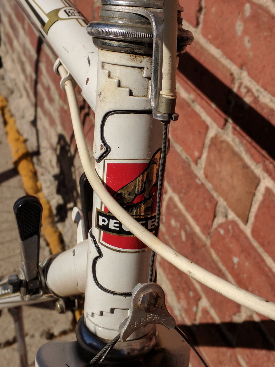 57 cm Peugeot Vintage AO-8 Road Bike Bicycle France White