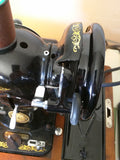 15J Singer Bentwood Wood Dome Case Sewing Machine 160809 Working