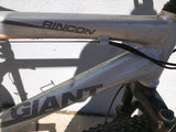 M Giant Disc Brakes Rincon XC Giant Aluxx Size M 6000 Series Butted Tubing Mountain Bike Bicycle MTB Silver Black