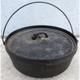 14 CO D Cast Iron "Short" Camp 14" Dutch 3 Leg Footed Oven Older Lodge ? 14CO