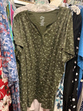SOLD 26/28 Fashion bug Y2K Floral Print Short Sleeve Tee Olive Green