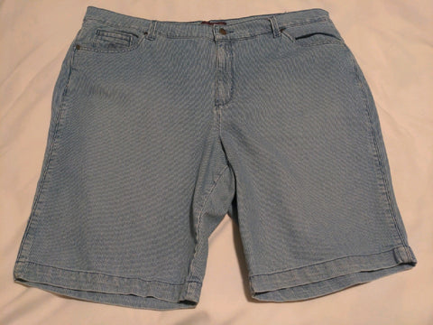 20 Gloria Vanderbilt Womens Shorts Railroad stripe blue white denim Amanda Bermuda Plus  Used
