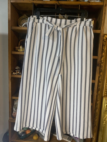 XL Hot Kiss Womens Pants White black trouser, Capri wide, leg stripe Regular  VGC