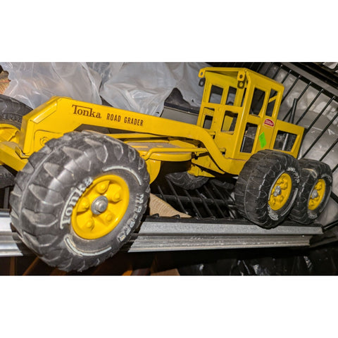 Tonka Road Grader MR-970 Yellow Metal Construction Grader Toy Blade Pressed Steel Vintage