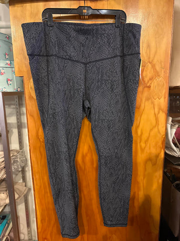 2X Women’s Black Snake Print Leggings by Target