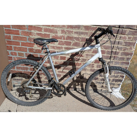 2006 Gary Fisher Advance Mountain Bike 26" Shimano Alivio 21 Speed Aluminum Silver Series