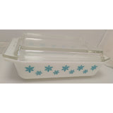 Vintage Pyrex White Turquoise Snowflake White 2 QT Casserole Rectangle 575 B Dish 550 C Lid Space Saver 575B Aqua Blue