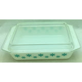 Vintage Pyrex White Turquoise Snowflake White 2 QT Casserole Rectangle 575 B Dish 550 C Lid Space Saver 575B Aqua Blue