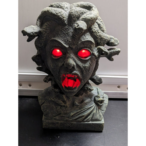 2011 MAGIC POWER HALLOWEEN PROP MEDUSA SNAKE HEAD BUST LIGHTS TALKS SNAKES MOVE