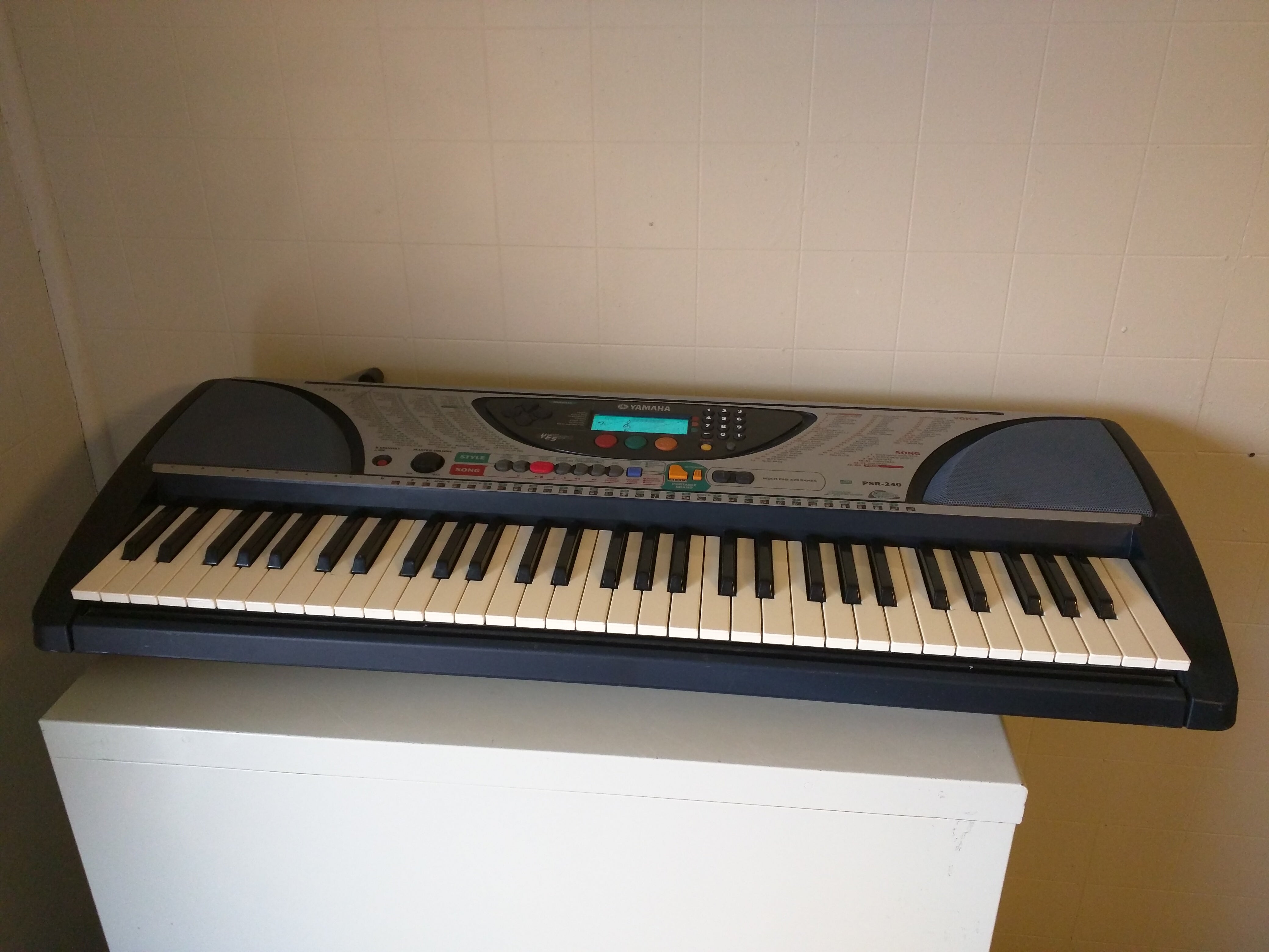 Yamaha PSR-240 電子キーボード 61鍵 Yamaha PSR-240 電子キーボード 61鍵 - メルカリ