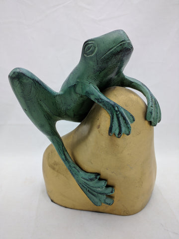 David Kay Vertigris Frog Resting on Gold Stone Rock Statue Sculpture Figurine-1993 Brass? Metal 6" tall India