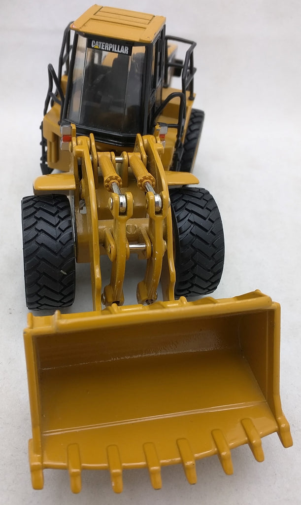 NORSCOT CAT 924G VERSALINK WHEEL LOADER 1/50 EN BOITE TRES BON ETAT NORSCOT CAT 924G VERSALINK WHEEL LOADER 1/50 EN BOITE TRES BON ETAT