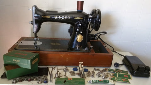 15J Singer Bentwood Wood Dome Case Sewing Machine 160809 Working