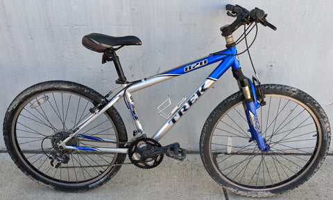 AS-IS 16" 40.5 820 ST Trek Bike Bicycle Mountain Silver Blue Shimano MTB